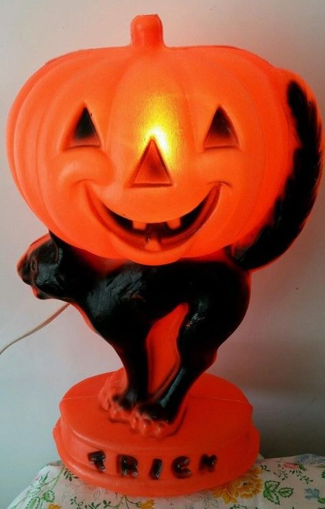 Vintage 14 " Halloween Trick or Treat Black Cat Pumpkin Blow Mold | #1829077746 Vintage Pumpkins, Halloween Blow Molds, Blow Molds, Black Cat Pumpkin, Farmhouse Halloween, Mold Remediation, Halloween Tattoo, Vintage Halloween Decorations, Cat Pumpkin