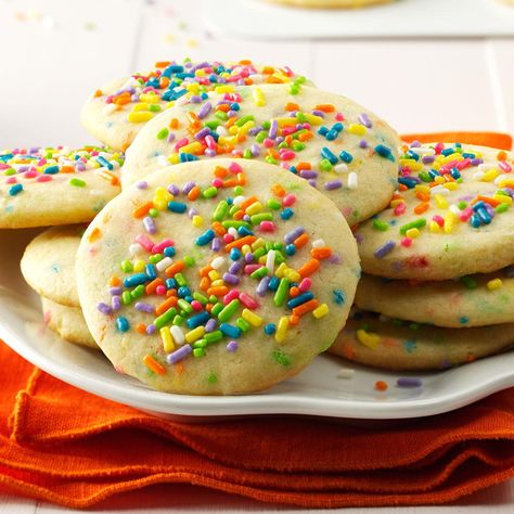 Confetti Cake Batter Cookies Cake Batter Cookies Recipe, Basic Cookie Recipe, Cake Batter Cookies, Treat Bar, Popular Cookies, Basic Cookies, Cutout Cookies, Bake Sale Recipes, Christmas Cutouts