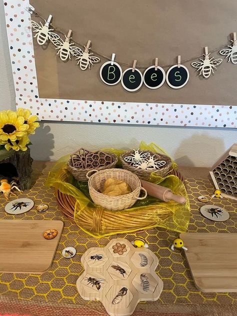 Invitations to Play | Bee Life Cycle Playdough Invitation 🐝🌻 | Facebook Bee Dramatic Play, Playdough Invitation, Invitations To Play, Neutral Classroom, Bee Life Cycle, Invitation To Play, Reggio Inspired, Classroom Displays, Dramatic Play