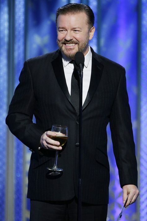 Ricky Gervais Really, Really Went There With His Caitlyn Jenner Joke at the Globes Golden Globes 2016, Study Philosophy, Ricky Gervais, Caitlyn Jenner, Amy Poehler, Tina Fey, Old Video, Cool People, Golden Globes