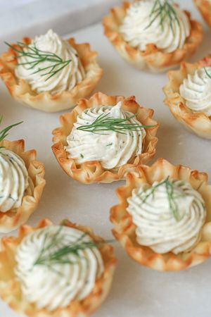 Irresistible Smoked Salmon Appetizers - This Celebrated Life Smoked Salmon Appetizers, Smoked Salmon Appetizer, Salmon Appetizer, Smoked Salmon Dip, Smoked Salmon Recipes, Make Ahead Appetizers, Appetizer Platters, Christmas Appetizers, Smoked Salmon