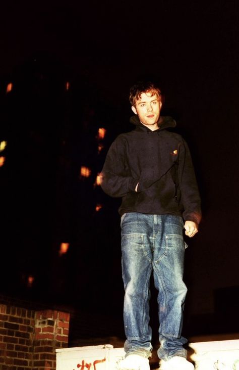 Damon Albarn 90s Fashion, Damon Albarn Style 90s, Damon Albarn Style, Damon Albarn 1999, Damon Albarn Outfit, Damon Albarn Now, Britpop Fashion 90s, Britpop Outfit, Britpop Fashion