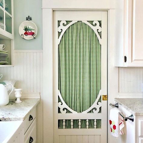 Farmhouse kitchen finds. Screen door pantry, vintage style stove and a fluted farmhouse sink😍. #FabulousFarmhouseFriday #farmhouse… Pantry With Screen Door, Screen Doors For Pantry, Gingerbread Doors, Interior Screen Door, Screen Door Pantry, Pantry Vintage, Vintage Screen Doors, Old Screen Doors, Wooden Screen Door