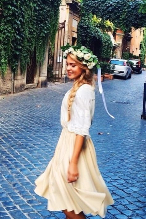 Simple, Pretty, and Modest Outfit. Beautiful Side Braid and White Flower Crown Swedish Midsummer Outfit, Swedish Midsommar Outfit, Swedish Flower Crown, Midsummer Party Outfit, Midsummer Outfit, Midsommar Party Outfit, Midsommar Outfit, Flower Crown Outfit, White Flower Crown