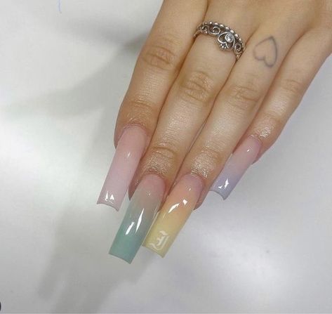 Ombre French Nails, Jenner Nails, Kylie Jenner Nails, Nyc Nails, Tapered Square Nails, Ombré Nails, Drip Nails, Ombre Acrylic Nails, Glamour Nails