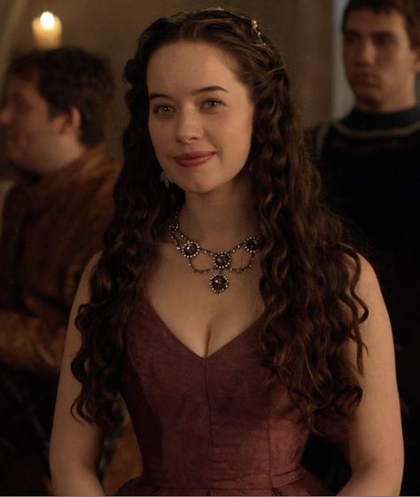 Lady Lola - Reign "Acts of War" Lola Reign, Tyrell Got, Reign Cast, Drama Clothes, Susan Pevensie, Reign Mary, Anna Popplewell, Reign Fashion, Daemon Targaryen