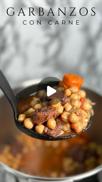 Recetas fáciles by Marcos Serén on Instagram: "🥣🥩🕒 Potaje de Garbanzos con Carne en Olla Express: El Sabor Tradicional en Tiempo Récord! 🤤💫💯 ¡Descubre Cómo Preparar este Delicioso Guiso en Menos de Media Hora! 🍴 ♥️💾 𝘎𝘶𝘢́𝘳𝘥𝘢𝘵𝘦 𝘦𝘴𝘵𝘢 𝘳𝘦𝘤𝘦𝘵𝘢 𝘺 𝐒𝐈́𝐆𝐔𝐄𝐌𝐄 𝘱𝘢𝘳𝘢 𝘲𝘶𝘦 𝘪𝘯𝘴𝘵𝘢𝘨𝘳𝘢𝘮 𝘵𝘦 𝘮𝘶𝘦𝘴𝘵𝘳𝘦 𝘮𝘪𝘴 𝘷𝘪𝘥𝘦𝘰𝘴 𝘯𝘶𝘦𝘷𝘰𝘴. 👇🏻👇🏻👇🏻👇🏻 @chefmspin.recetas ✅ ➖GARBANZOS CON TERNERA➖ 📝INGREDIENTES: 🔸Garbanzos 400 gr 🔸Ternera 500 gr 🔸Pimiento rojo 80 gr 🔸Pimiento verde 80 gr 🔸Zanahoria 100 gr 🔸Ajo 20 gr 🔸Cebolla 100 gr 🔸Salsa de tomate 80 gr 🔸Vino tinto 250 ml 🔸Caldo de carne o verdura 400 ml 🔸Pimienta negra 1 gr 🔸Comino 1 gr 🔸Pimentón dulce 5 gr 🔸Laurel 1 ud 🔸Aceite de oliva 🔸Sal 🔥 ELABORACIÓN: ▪️1. Hidratar durante 12 horas On Instagram