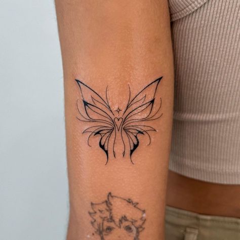 Butterfly Tattoos On Arm, Basic Tattoos, Small Girly Tattoos, Chic Tattoo, Blackout Tattoo, Petite Tattoos, Tattoos For Black Skin, Stomach Tattoos, Tattoo Style Drawings