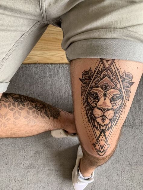 Line Art Leg Tattoo, Front Thigh Tattoos Men, Leg Tattoo Men Thigh, Line Work Tattoo Men, Tato Men, Lion Leg Tattoo, Lion Tattoo Ideas, Lion Tattoo Meaning, Tato Maori