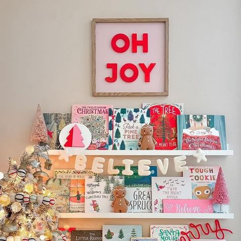 Kristen Sellentin on Instagram: "Christmas Bookshelves 🎄 #bookstagram #kidsbooks #childrensbooks #bookshelf #bookshelves #booksellz #christmasbooks #kidsbookstagram #kidsbookshelf #playroomdecor #playroom #lovemypbk #bookshelfstyling #christmas2023 #christmasdecor #christmasdecorations #deckthehalls #merryandbright #cozyhome" Kids Christmas Bookshelf, Kids Christmas Playroom, Christmas Bookshelves, Playroom Christmas Decor, Playroom Christmas Tree, Playroom Christmas, Holiday Bookshelves, Christmas Kids Room, Christmas Bookshelf