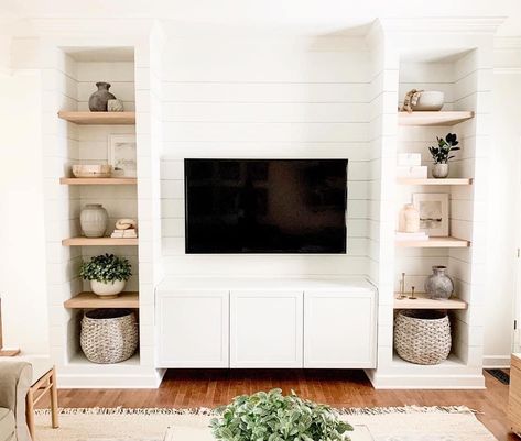 Tv Built In, Built In Shelves Living Room, Living Room Built Ins, Diy Entertainment, Living Room Organization, Diy Entertainment Center, Living Room Tv Wall, Built In Shelves, Lounge Room