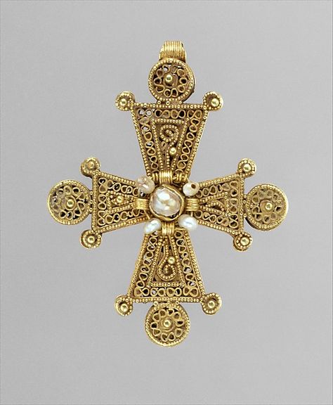 Cross with Pearls       13th–14th century      Byzantine Byzantine Gold, Byzantine Jewelry, Ancient Jewels, Pectoral Cross, Bijoux Art Nouveau, Ancient Jewellery, Historical Jewellery, Byzantine Art, Medieval Jewelry