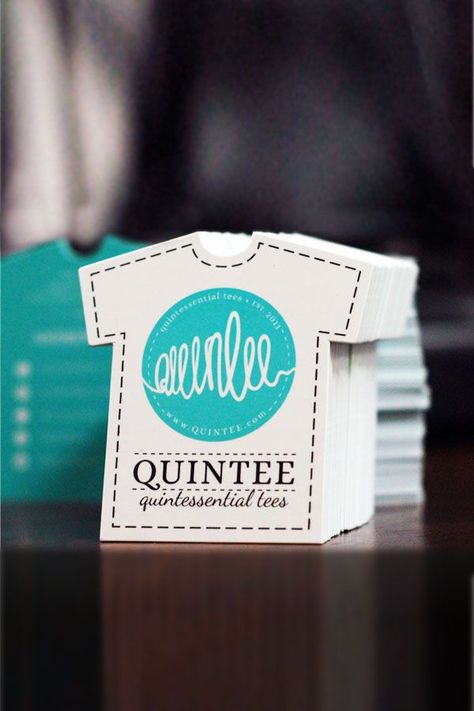 Quintee #designlife Laundry Business Card, Vizit Cart, Clothing Business Cards, Sewing Business Logo, Die Cut Business Cards, Tshirt Printing Business, Business Card Logo Design, Graphic Design Business Card, Logo Design Free Templates