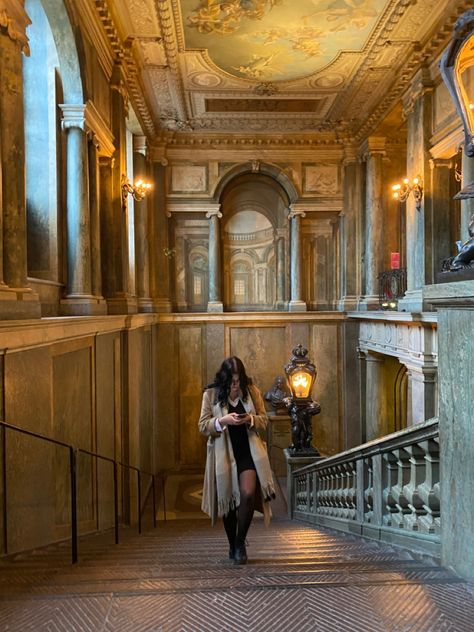 Castle Outfit Aesthetic, Casual Princess Aesthetic, European Student Aesthetic, Rich Artist Aesthetic, Architecture Girl Aesthetic, Castle Photoshoot, Gold Architecture, Aesthetic Castle, Stairs Decor