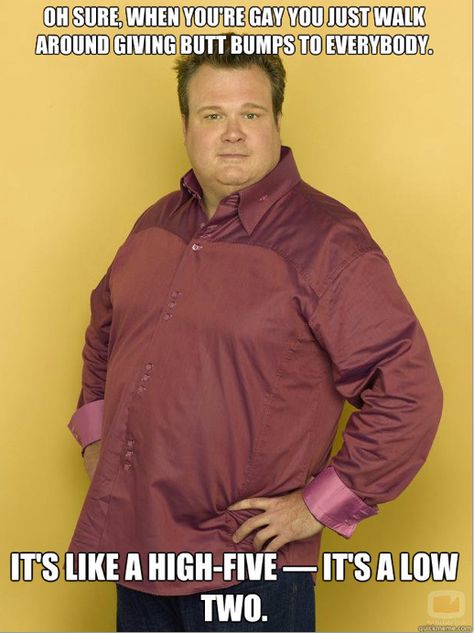 The Top 10 Cameron Tucker Quotes From Modern Family - BuzzFeed Mobile Modern Family Pictures, Cameron Tucker, Clown Names, Eric Stonestreet, Modern Family Funny, Rico Rodriguez, Modern Family Quotes, Phil Dunphy, Laugh Lines