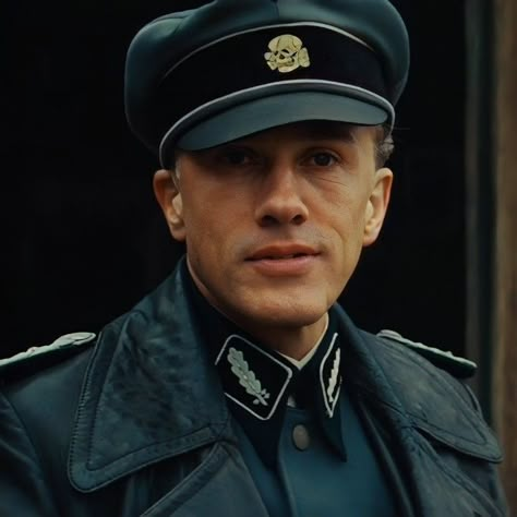 Tags ☆ #Inglouriousbasterds #hans #hanslanda #icon #movies Christopher Waltz, Hans Landa, Inglorious Basterds, Gillian Flynn, Inglourious Basterds, Christoph Waltz, Christian Bale, Quentin Tarantino, Waltz