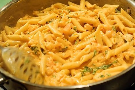 Penne a la Betsy! | The Pioneer Woman Pasta A La Betsy Pioneer Woman, Shrimp Meals, Supper Meals, Pasta And Sauce, Resep Pasta, Sunday Dinners, Bobby Flay, Elimination Diet, Ree Drummond