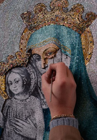 Sorry, I don't know who the artist is here, but it seems to be  an example of mosaic art at its most intricate and skilled. Wonderful. National Geographic Archives, Sculpture Textile, Mary And Baby Jesus, Mosaic Portrait, Mosaic Madness, Mosaic Art Projects, Mosaic Tile Art, Mosaic Artwork, Byzantine Art