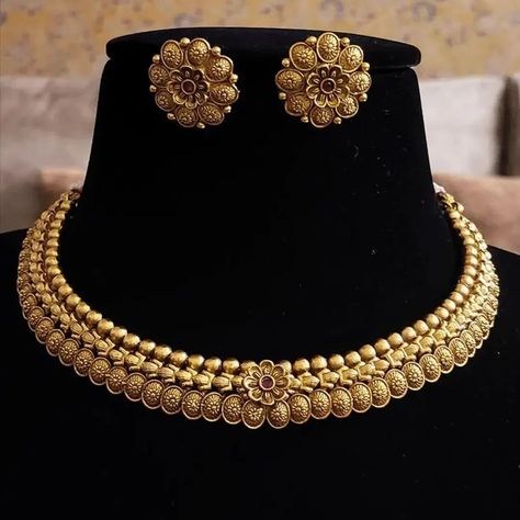 *Necklace With Earrings. Price ₹.510/-* #neckline #necklacelovers #jewelryaddict Gold Necklace Designs In 20gms, Gold Necklace Set Indian, Traditional Gold Necklace, Indian Gold Necklace Designs, Gold Temple Jewellery, Gold Jewels Design, Gold Bridal Necklace, Pure Gold Jewellery, Gold Earrings Models