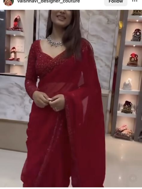 Sweetheart Neckline Blouse Full Sleeves, Red Saree Full Sleeve Blouse, Plain Red Blouse Design, Full Sleeves Blouse Designs Saree, Red Full Sleeve Blouse, Maroon Saree Blouse Combination, Full Sleeve Blouse Saree, Full Sleeve Blouse Designs Saree, Full Sleeve Saree Blouse