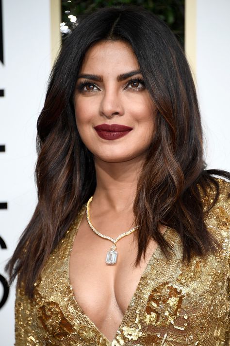 Makeup, Beauty, Hair & Skin | Priyanka Chopra Brought Grunge Lips to the Golden Globes Red Carpet | POPSUGAR Beauty Priyanka Chopra Hair, Priyanka Chopra Makeup, Golden Globes 2017, Popsugar Beauty, Michelle Williams, Golden Globe, Jolie Photo, Priyanka Chopra, Bollywood Celebrities