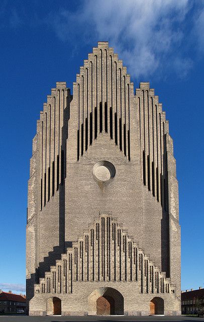 Here is the west facade of Jensen's Grundvig church.  I'm calling it Modernist-Neo-Gothic.  Others just call it awesome! Architecture Cool, Gothic Church, Sacred Architecture, Religious Architecture, Cathedral Church, Amazing Buildings, Church Architecture, Church Building, Art Deco Architecture