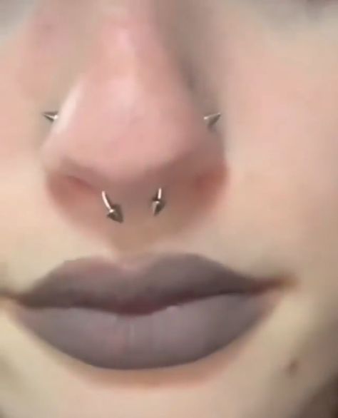 Emo Nose Piercing, Double Nostril And Septum, Double Nostril And Septum Piercing, Double Nostril, Double Nostril Piercing, Double Nose Piercing, Nostril Piercing, Punk Makeup, Piercing Inspo