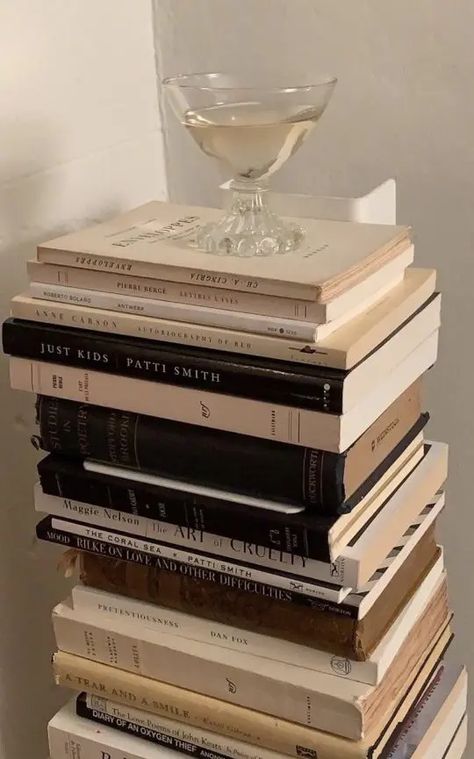 Light Academia Aesthetic, Cream Aesthetic, Book Wallpaper, Academia Aesthetic, Beige Aesthetic, Light Academia, Sparkling Water, Coffee And Books, Oui Oui