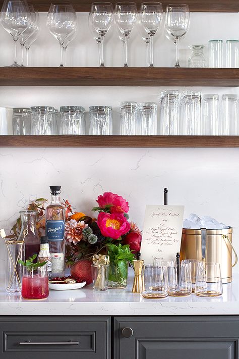 Cocktail Station ▇  #Home #Design #Decor  via - Christina Khandan  on IrvineHomeBlog - Irvine, California ༺ ℭƘ ༻ Pretty Cocktail, Cocktail Station, Hey Bartender, Outdoor Kitchen Countertops, Cart Ideas, Diy Cocktails, Small Bars, Wet Bars, Grey Cabinets