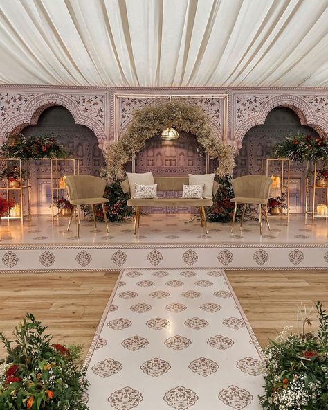 ✨OMAR | MARIUM✨ This wedding setup is a unique blend of traditional and contemporary decor. Featuring an intricately detailed pattern for… | Instagram Wedding Floral Stage, Mughal Wedding Decor, Traditional Decor Wedding, Shish Mahal, Wedding Entries, Muslim Wedding Decorations, Nikkah Decor, Shaadi Decor, Malaysian Wedding