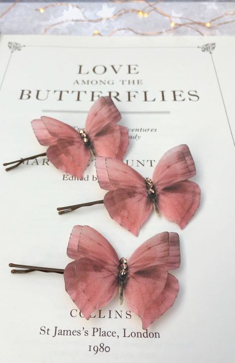 Butterfly Hair Pin, Silk Butterfly, Diy Hair Accessories Ribbon, Hair Tie Accessories, Pretty Jewelry Necklaces, Fancy Jewellery Designs, Hair Accessories Collection, Prom Ideas, Hair Accessories Clips