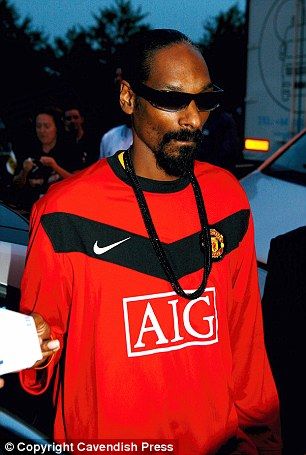 Manchester United Kit, Boarding A Plane, Manchester United Old Trafford, Barcelona Shirt, Man U, Manchester United Team, Football Players Images, Vintage Football Shirts, Retro Football Shirts