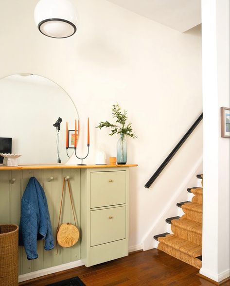 Compact Entryway Ideas, Entryway Nook Ideas, Tiny Mudroom Ideas Entryway, Small Front Entry, Bright Entryway, Alexandra Gater, Apartment Entry, Staircase Wall Decor, Small Hallway Ideas