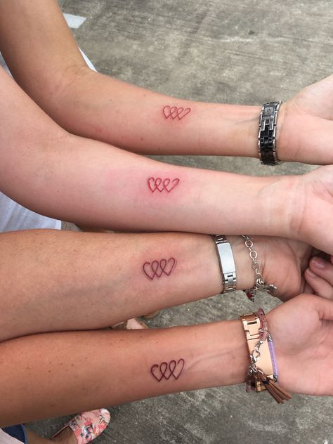 Mother & 3 daughters Three Daughters Tattoo, Daughters Tattoo Ideas, Serious Tattoos, Daughters Tattoo, Mommy Daughter Tattoos, Tattoo Elephant, Friendship Tattoo, Cousin Tattoos, Father Daughter Tattoos