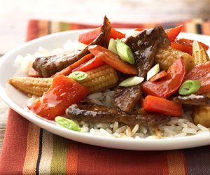 ~Szechuan Beef Stir Fry~ I took the sauce from this recipe. Subbed sherry with chinese rice wine. My veggies of choice are red bell peppers, onions, and carrots. I also had seasoned the beef a little with some chinese five spice, salt, and black pepper. Added some more black pepper towards the end. Also toasted szechuan peppercorns in the pan before doing anything else and ground them up in my mortar/pestle. Beef Teriyaki, Steak And Rice, Stir Fry Dishes, Beef Stir Fry, Stir Fry Recipes, Stir Fries, Cooked Vegetables, Asian Cooking, Beef Dishes