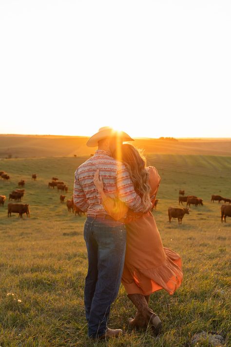 Ranch Photoshoot Couple, Western Couple Pictures With Dog, Western Anniversary Pictures, Engagement Photo Hair Ideas, Western Fall Outfits Women, Cow Engagement Pictures, Engagement Photos With Cows, Cows Photoshoot, Farm Photoshoot Ideas Couple