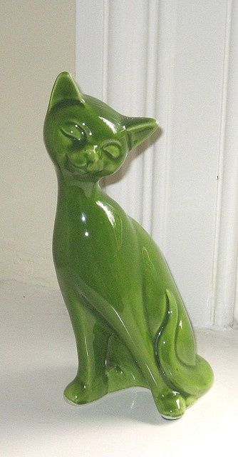 Vintage ceramic cat Ceramic Cats, Vintage Cat Figurines, Mid Century Cat, Cat Sculpture, Green Cat, Cat Figurines, Ceramic Cat, Vintage Figurines, Cat Items