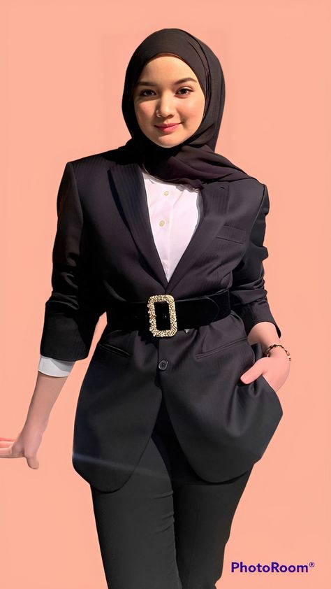 Corporate Attire Women, Corporate Outfit, Professional Headshots Women, Awek Tudung, Black Hijab, Headshots Women, Corporate Attire, Hijabi Fashion Casual