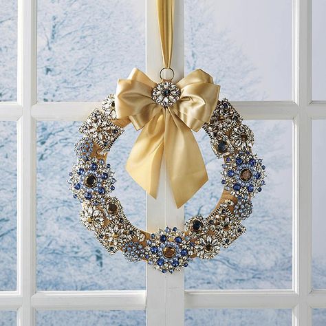 Bauble wreath