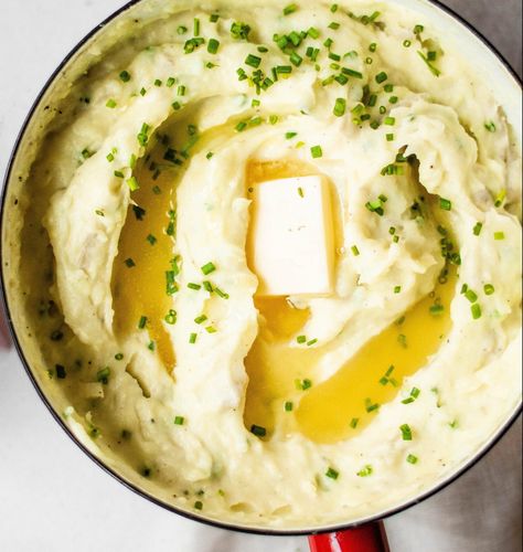 Best Potato Side Dishes, Chive Mashed Potatoes, Horseradish Mashed Potatoes, Mashed Potatoes Recipe Easy, Creme Fraiche Recipes, Mashed Potato Recipe, Crockpot Mashed Potatoes, Perfect Mashed Potatoes, Creamed Potatoes