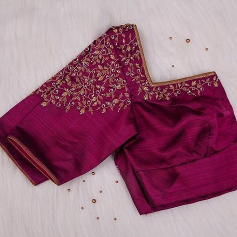 Blouse Design Simple, Simple Wedding Blouse Designs, Pink Blouse Designs, Blouse Maggam Work, Latest Bridal Blouse Designs, Blouse Designs Catalogue, New Saree Blouse Designs, Traditional Blouse Designs, Latest Model Blouse Designs