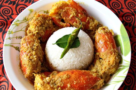 Must-Have Food Items At A Bengali Wedding Malai Curry, Bangladeshi Food, Rogan Josh, Prawn Curry, Bengali Food, Curry Dishes, Desi Food, Fun Easy Recipes, Recipes From Heaven