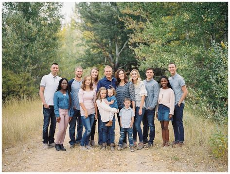 Grey, blue and pink outfits, what to wear for family pictures || Idaho Family Photographer|| Casey James Photography Family Photo Colors, Family Photoshoot Outfits, Beach Photography Poses, Fall Family Pictures, Family Picture Outfits, Family Photo Outfits, Picture Outfits, Fall Family, Photo Colour