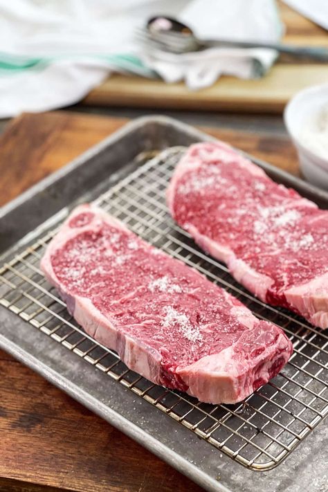 Salt Brine Steak, Steak Brine Recipes, Best Way To Tenderize Steak, Dry Brine Steak, Steak Brine, Dry Aged Steak At Home, Brine Beef, Tender Steak Recipe, How To Tenderize Steak