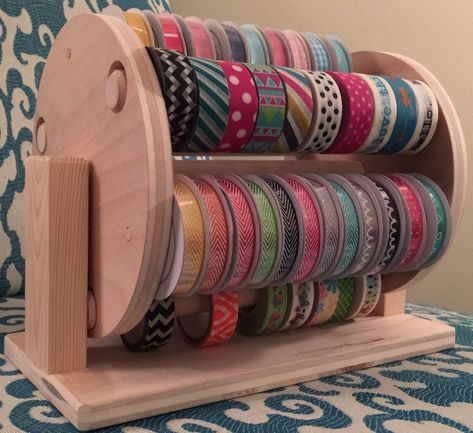 Rangement Art, Ribbon Storage, Spool Holder, Dream Craft Room, Craft Room Design, Sewing Room Organization, Scrapbook Room, Office Crafts, Craft Room Storage