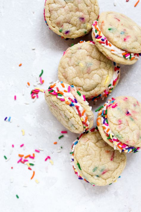 Icing Cookie Sandwich, Frosting For Cookie Sandwiches, Funfetti Cookie Sandwiches, Sprinkle Cookie Sandwich, Cookie Frosting Sandwich, Funfetti Sandwich Cookies, Sugar Cookie Sandwich Cookies, Cookie Sandwich Frosting, Cookies With Marshmallow Fluff