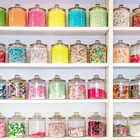 Candy Room, Space Theme Party, Types Of Candy, Reference Board, Sweet Jars, Dessert In A Jar, Free Greeting Cards, Pick And Mix, Ice Cream Shop