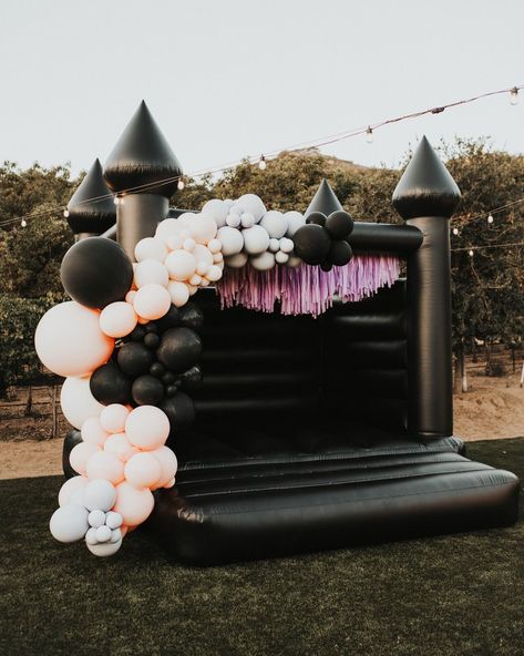 Fringe — Inflate San Diego Party Rentals Black Bounce House, Birthday Party Ideas Halloween, Halloween Bounce House, Balloon Archway, Halloween Block Party, Bounce House Birthday, Creepy Halloween Party, Spring Birthday Party, Halloween Party Balloons