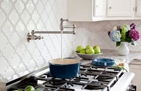 QUATREFOIL backsplash a must! Moroccan Tile Backsplash, Creative Kitchen Backsplash, White Tile Kitchen Backsplash, White Kitchen Backsplash, Arabesque Tile, Kitchen Finishes, Herringbone Backsplash, White Backsplash, Backsplash Designs