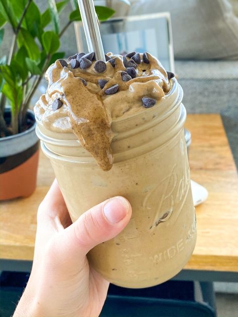 Protein Milkshake Recipe, Healthy Chocolate Breakfast, Healthy Chocolate Milkshake, Chocolate Breakfast Smoothie, Healthy Chocolate Smoothie, Healthy Milkshake, Protein Milkshake, Breakfast Shakes, Chocolate Breakfast